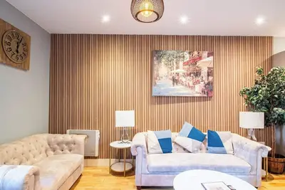 Image de Spacious 4-Bedroom House Near Tourist Attractions