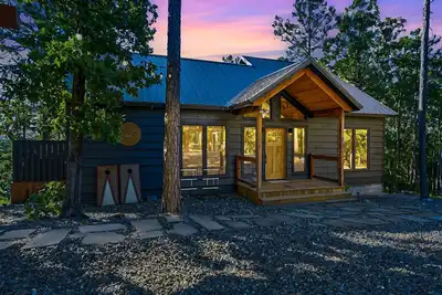 Image de Once Upon A View! Hot Tub, Firewood, Great Views!
