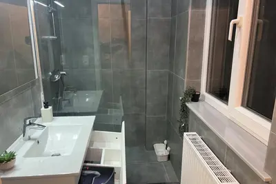 Image de Situé à 2min la communauté française, à 10min de debrouckere, à 7min de Dansaert