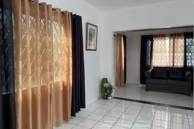 Image de Charming 2-bedroom apartment with WiFi, Ac in enjoyable Spanish Town