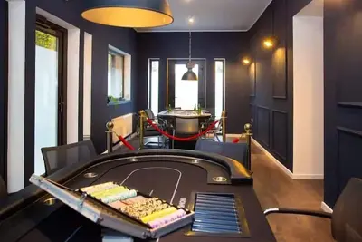 Image de Belmonte  Whirlpool-Sauna-Billard-Kicker-Kino