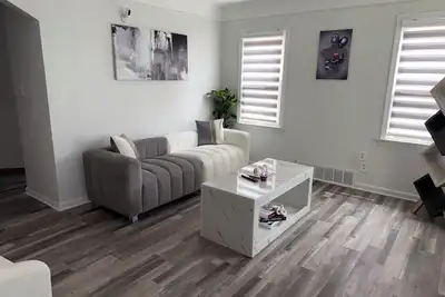 Image de Cozy Modern 2-bedroom house in wonderful Detroit/Redford Area.