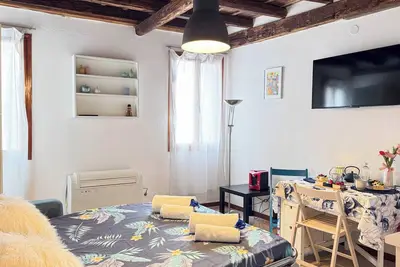 Image de Henry’s House by Ca-Sa Check