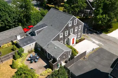 Image de Steps from Javes St Shops, Bbq & Outdoor Shower