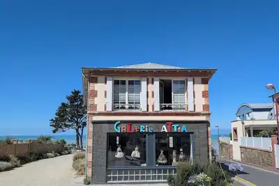 Image de Appartement Art et Vintage bord de mer à 1 minute à pied de la plage 4 personnes