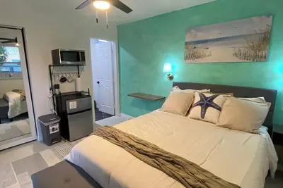 Image de The Emerald Oasis- 1 bedroom Detached Cottage with Wifi and Ac- West Palm Beach