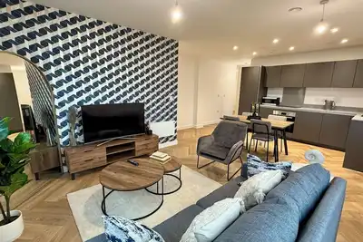 Image de Serene 2-bedroom apartment. Enjoy the canal walk to the heart of Birmingham City