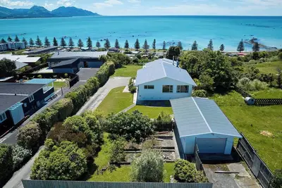 Image de Ocean & Mountain Views | Spacious Home - Kk24113