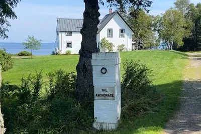Image de The Anchorage, an oceanfront home with two private beaches on Islesboro Island