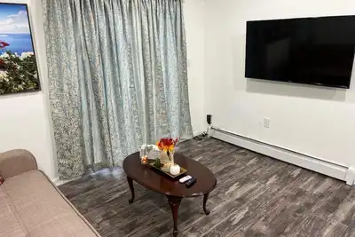 Image de Cozy 3-bedroom apartment in Queens near Jfk & Ubs Arena with WiFi, Ac