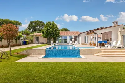 Image de Villa MileManda for 8 people near Pula with children playground only 300 meters from the beach