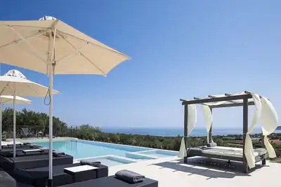 Image de Serenia Exclusive Residence | Infinity Pool, Sea View, Walk to Beach
