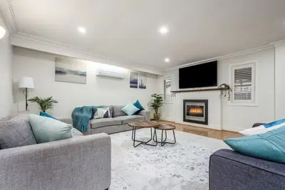 Image de Serene and Spacious Retreat on the Hills