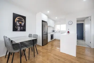 Image de Private Hideaway | Large Backyard | 2 Parking