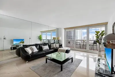 Image de Serene Stays by the Bay