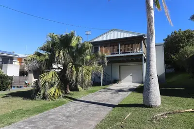 Image de Forster Beach House: 2  Br, 1  Ba House in Forster, Sleeps 5