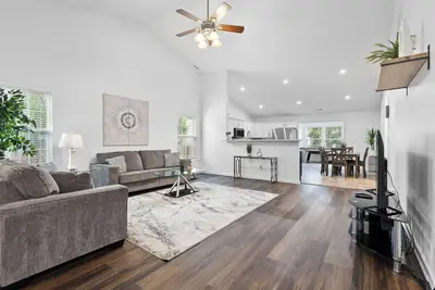 Image de Fishers Fhs Rental - #1