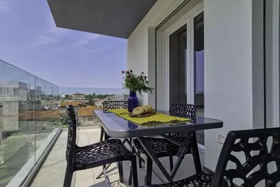 Image de Confort moderne avec vue et terrasse