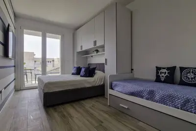 Image de Appartement rénové proche commerces et plage
