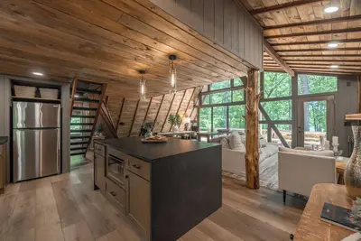 Highland Hideaway by Innsbrook Vacations!