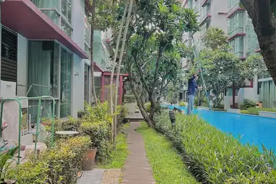 Image de Condo With Pool and Garden in Central Bangkok! Book Your Tropical Escape Now!
