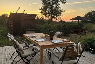 Image de Charming summer house with thatched roof and large garden. Pet friendly!