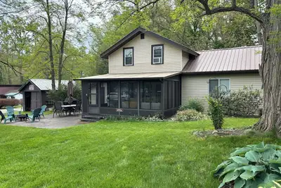 Image de Charming 3 bedroom, 1. 5 bathroom cottage;WiFi, Ac, steps to the water, dock slip