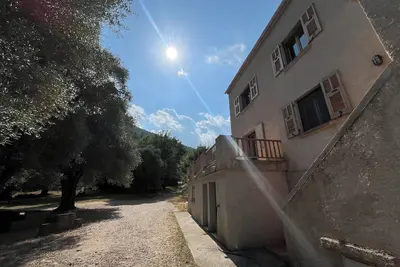 Image de Grande Villa 14 couchages dans le maquis corse en bord de rivière - 8mn de Corte