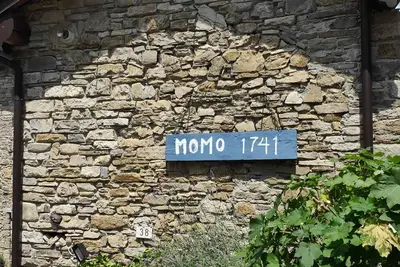 Image de Entire 4br stone house with pool, 2 living rooms, new custom kitchen, great beds