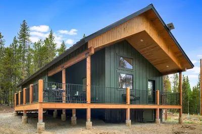 Image de New Home | Firepit, 1-Acre Privacy, Pet-Friendly