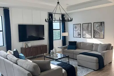 Image de Charming 3-bedroom house with pool, spa, & outdoor kitchen