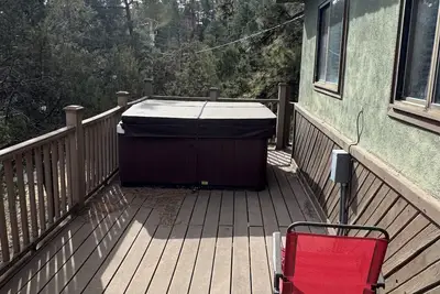 Image de Beautiful Cabin with Hot Tub