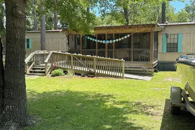 Image de Cozy 3 Bdr mobile home 5 miles to Emerald Isle Beach or Downtown Swansboro