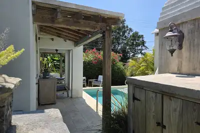 Image de Entire Private Vacation Villa  3 Bedrooms Pool nr Beach in Bermuda.