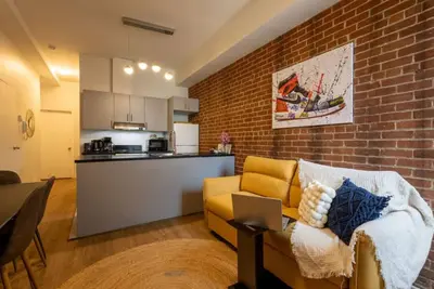Image de Sleek 2br in Heart of Downtown Montreal