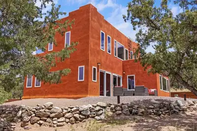 Image de Heartspring: Serene Retreat on 3. 5 Acres with Epic Mountain & Valley Views