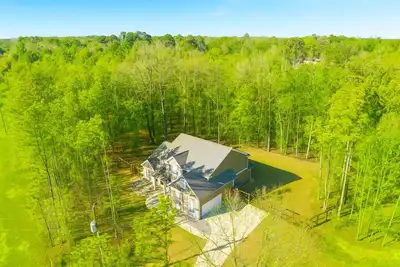 Image de Serene Stay | 4br  Pets  Board Games  Near Golf!