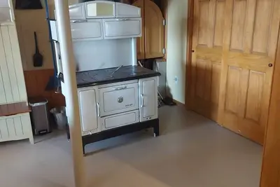 Image de Family Cottage in the Moonlight