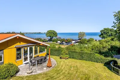 Image de \"Ephra\" - 150m from the sea by Interhome