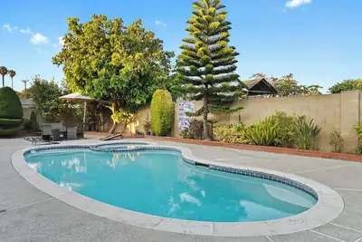 Image de Spacious Disney Magic home with Pool-Spa-GameRoom-Billard in Midway