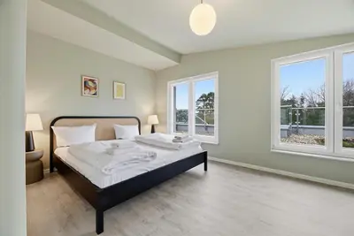 Image de Modern top floor apartment C15 with large terrace at Pine Hill Resort