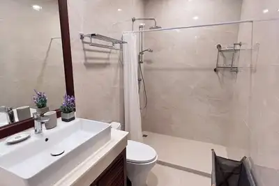 Image de Superior 3 Bedroom Apartment 300m to the Sea