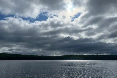 Image de Secluded waterfront 2-bedroom / 2 bath on private 152 acre Sportsman's Pond.