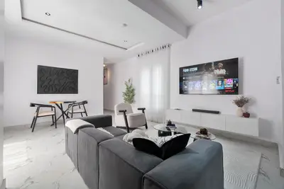 Image de New Fully Serviced 2-bedroom penthouse apartment with WiFi, Ac in Lekki, Lagos