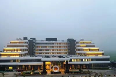 Image de Peaceful celebrity resort near Mahakal Mandir in Indore Ujjain Highway.