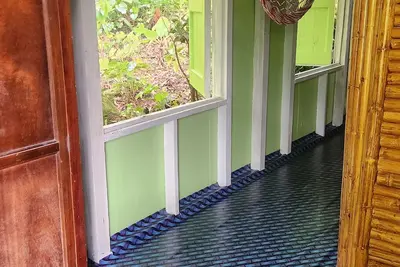 Image de Kai Zaza is a 2-bedroom, 2-bath house in tranquil Wotten Waven with WiFi