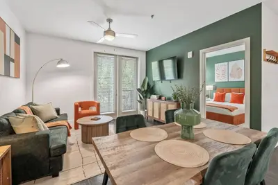 Image de Stylish Modern Queen Suite + Parking, Pet Friendly