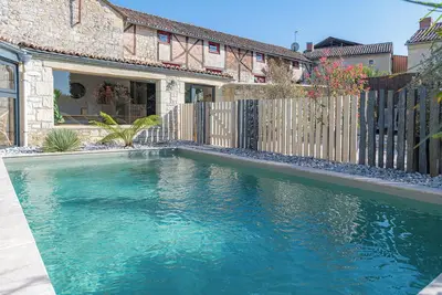Image de Gite Lunaben - Maison en pierre avec piscine
