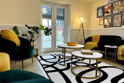 Image de Large House 21 Guests | 8 Bedroom/13 bed & Firepit