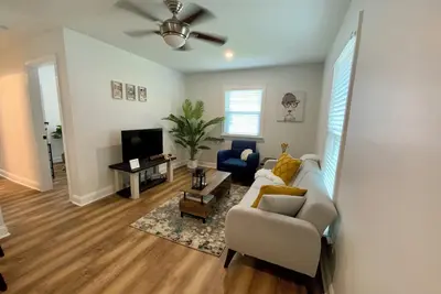 Image de Charming 2-bedroom Apartment near NoDa, Plaza Midwood, Uptown, and more